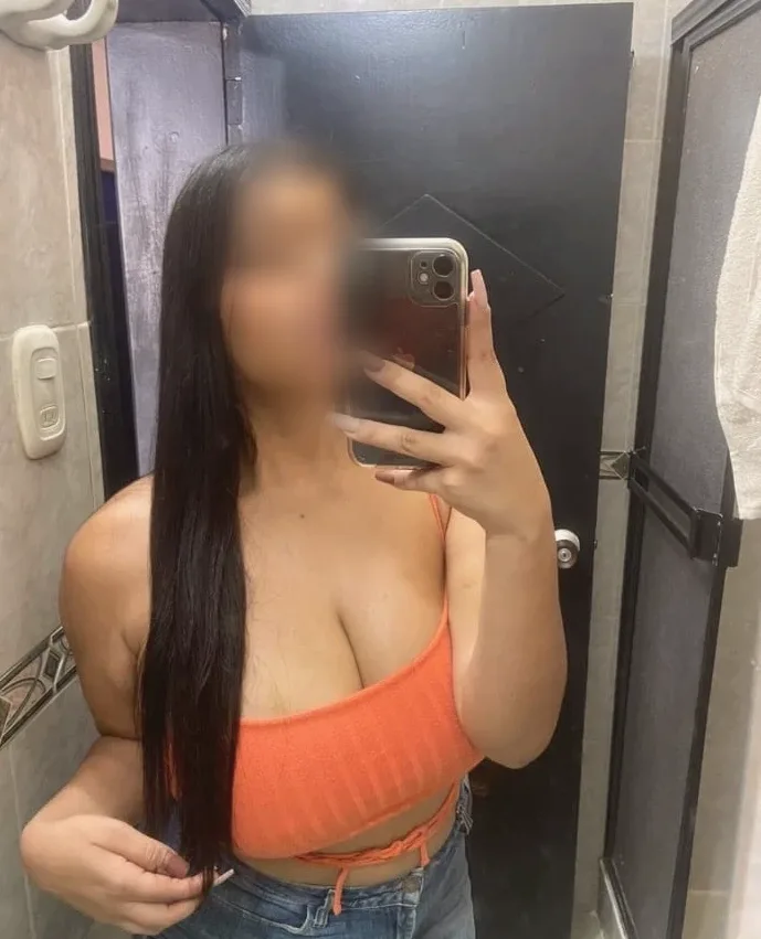Imane, 29